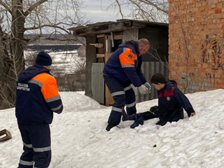 В Башкирии спасены подростки, застрявшие в сугробе