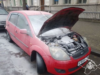 В Севастополе женщина с младенцем чуть не сгорели в автомобиле