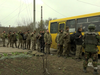 В Мариуполе сдались в плен более 1,8 тыс. украинских военных