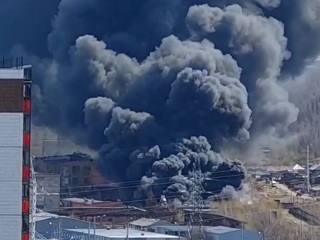 Загоревшийся склад отходов в Красноярске потушен