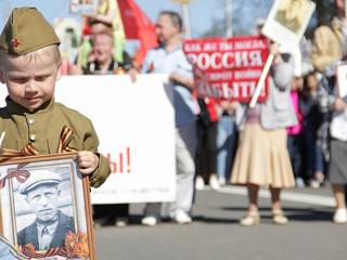 120 тыс. человек прошли в "Бессмертном полку" в Челябинске