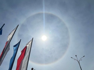 В Пскове участники Парада Победы увидели редкое оптическое явление