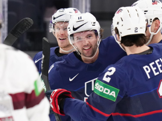 Хоккеисты США победили Латвию на старте чемпионата мира