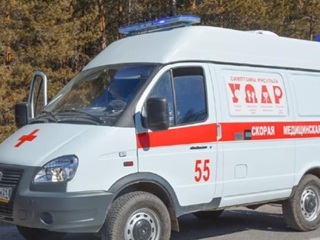 В Новосибирске пациент с инфарктом попал в аварию на скорой