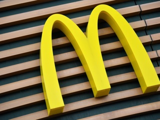 McDonald's в аэропортах будет до конца года работать по франшизе