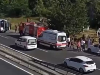 В Турции водитель сбил людей, ожидавших у трассы автобуса