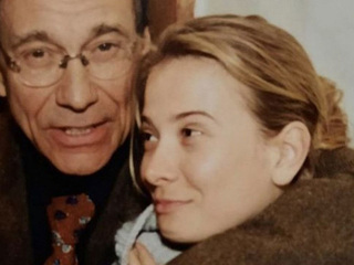 Высоцкая показала редкое фото с Кончаловским в честь 26-й годовщины знакомства