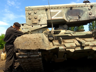 Ремонтные подразделения за сутки восстанавливают десятки единиц техники