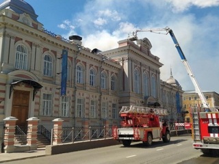 В Казани загорелся чердак Алафузовского театра