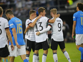 Немецкие футболисты разгромили Италию в Лиге наций