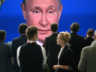 Льготная ипотека и кредиты для бизнеса: Путин назвал меры поддержки экономики