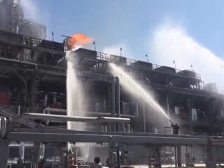 Пожар на нефтеперерабатывающем заводе в Ростовской области ликвидирован