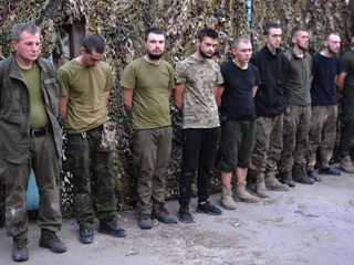 Сдавшиеся в плен бойцы ВСУ: не было ни воды, ни еды, ни связи