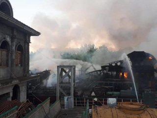 Прокуратура проверяет обстоятельства пожара на набережной в Вологде