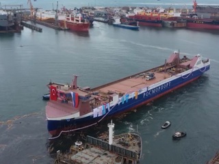 Алиханов: Калининграду потребуется до 5 новых судов для доставки грузов морем