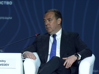 Медведев: экономическая война против РФ дает право на самооборону