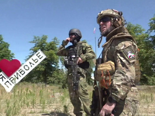 Кадыров: жители Лисичанска встречают бойцов союзных сил с цветами