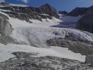 Четверо погибли из-за обрушения ледника в горах Италии