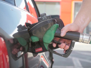 Биржевая цена бензина Аи-95 и дизтоплива обновили рекорд