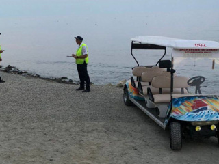 В Анапе по дороге на пляж электромобиль сбил 7-летнего ребенка