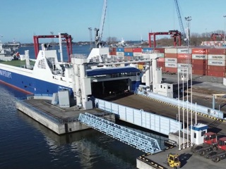 Правительство направляет 1,3 млрд рублей на субсидирование морских перевозок в Калининград