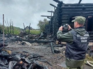 Двое взрослых и пятеро детей погибли при пожаре в Томской области