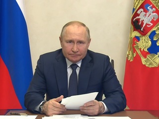 Путин: санкции – это вызов для страны, но Россия не опустит руки