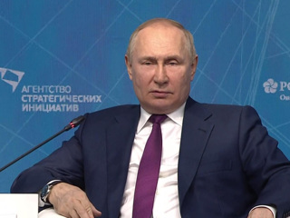 Уход иностранцев заставил Россию шевелиться, считает Путин