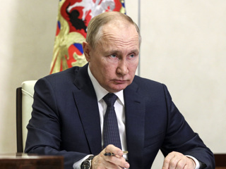 Путин пока не планирует разговаривать с Макроном