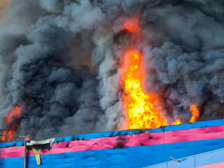 Местонахождение 20 работников сгоревшего склада 