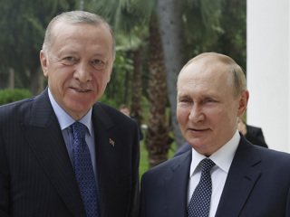 Путин пообщался с Эрдоганом и принял участие в посадке деревьев