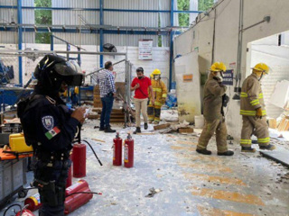 Шесть человек получили ранения при взрыве на патронном заводе в Мексике