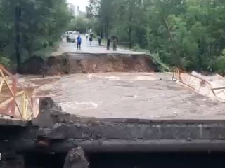 Из-за сильных дождей в Амурской области смыло два моста