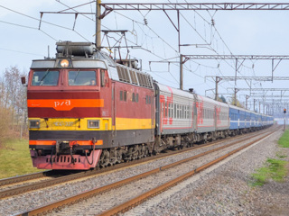 Пассажирские поезда в Симферополь из Москвы и Петербурга задерживаются