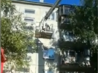 В Иркутске с балкона спасли девочку, сутки просидевшую взаперти