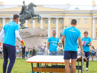 "Зенит" провел тренировку в центре Санкт-Петербурга