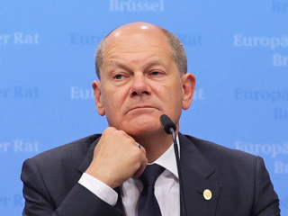 Шольц принял отставку Ламбрехт с поста министра обороны ФРГ