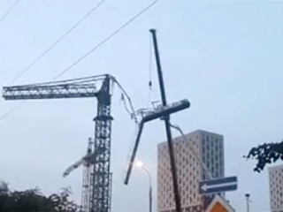 В Москве строитель погиб при падении стрелы крана