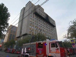 Порядка 30 человек спасли при пожаре в Российском центре хирургии в Москве