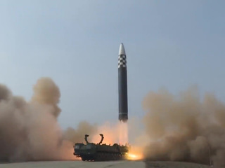 СМИ заявили о запуске двух ракет в направлении Японского моря