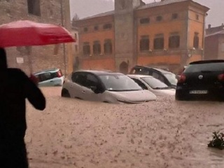 Число жертв наводнения в Италии выросло до 10