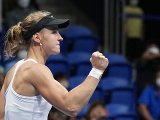 Самсонова победила четвертую ракетку мира на турнире в Мексике
