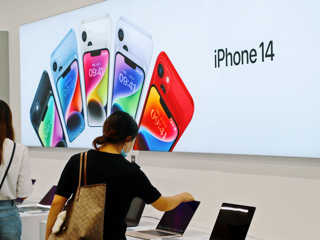 Apple крупно оштрафовали за отсутствие зарядки в комплекте с iPhone