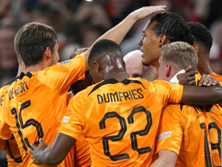 Нидерланды обыграли Бельгию и вышли в плей-офф Лиги наций