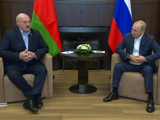 Путин и Лукашенко пообщались лично после неформального саммита СНГ