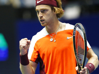 Рублев вышел в 1/4 финала турнира ATP-250 в Хихоне