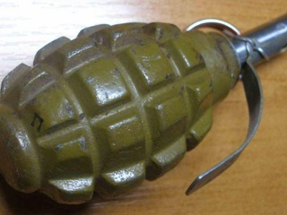 На детской площадке в Москве нашли предмет, похожий на гранату
