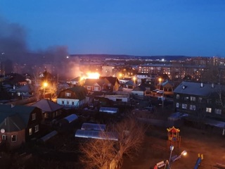 Истребитель рухнул на жилой дом в Иркутске