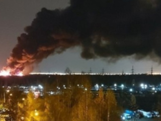 Склад в Петербурге горит уже на 12000 квадратных метрах