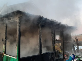 Красноярец спалил дом возлюбленной в перерыве между полицейскими погонями